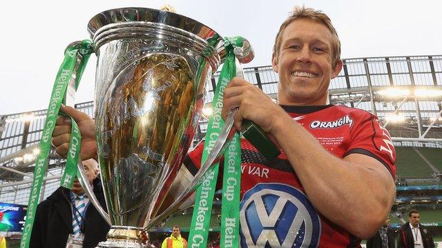 Jonny Wilkinson holds Heineken Cup