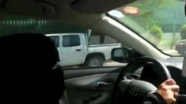 Woman in Saudi Arabia drives car