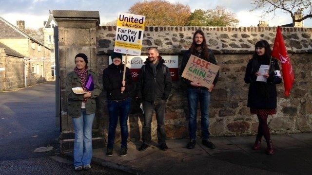 Aberdeen University staff on a picket line