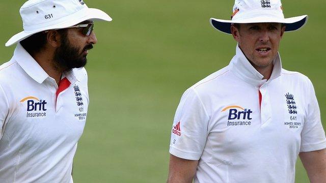 Monty Panesar (left) and Graeme Swann