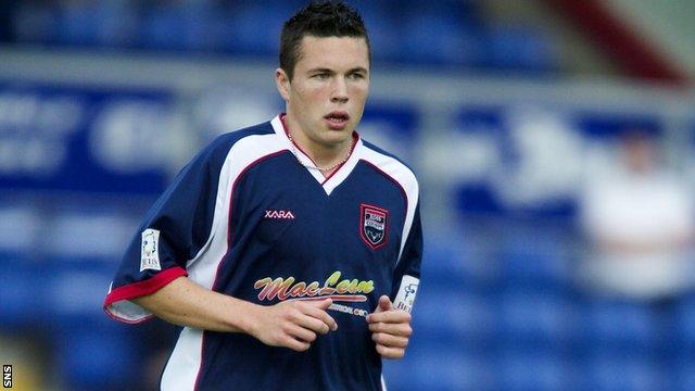 Ross County fan John Maxwell would love to see Cardiff City midfielder Don Cowie return to Dingwall