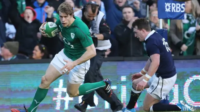 Andrew Trimble scores for Ireland