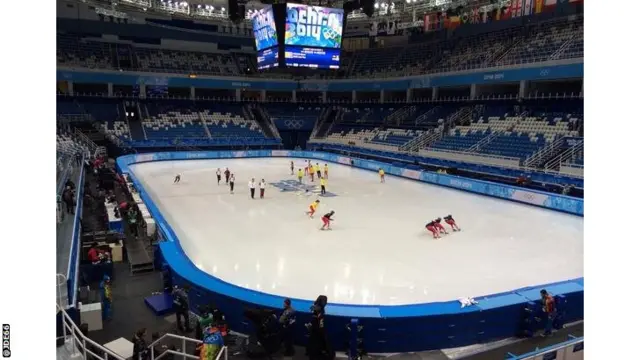 Short track skating