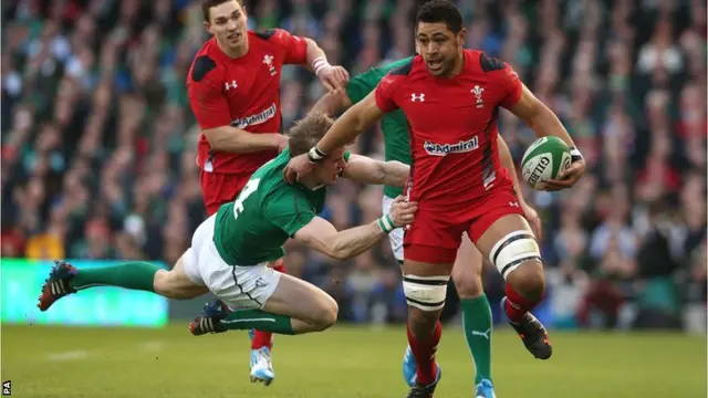 Taulupe Faletau carries for Wales