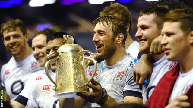 Chris Robshaw and England celebrate winning the Calcutta Cup