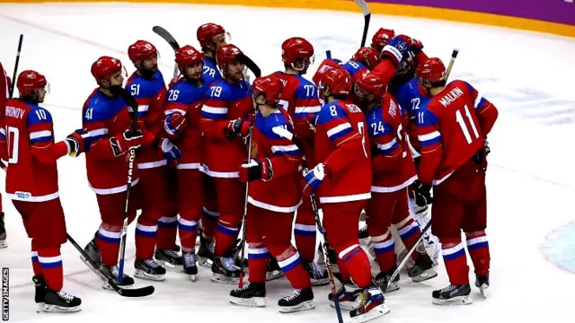 Russia celebrate after defeating Norway 4-0