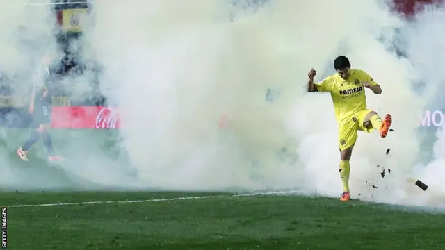 Villarreal v Celta Vigo smoke bomb