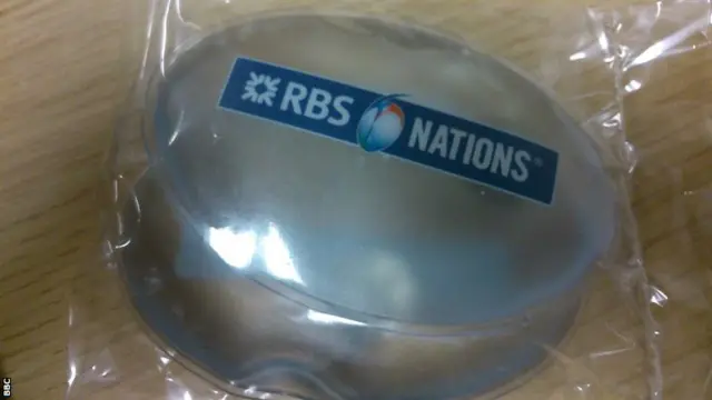 Six Nations handwarmer