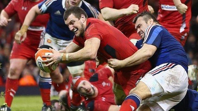 Sam Warburton dives to score Wales' second try against France