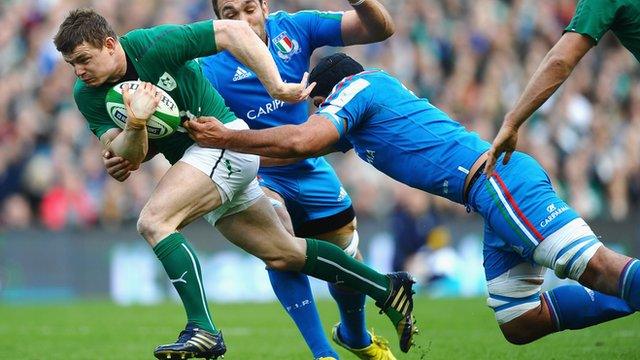 Brian O'Driscoll of Ireland breaks away during the Six Nations match between Ireland and Italy at Aviva Stadium.