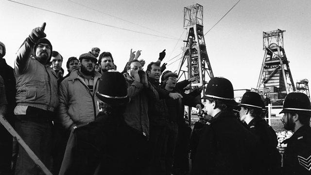 Miners and police on a picket line