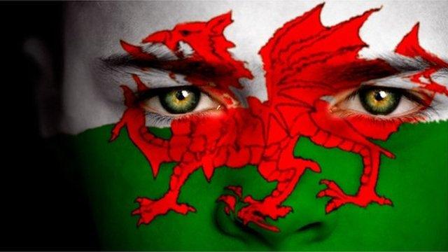 Baner Cymru ar wyneb person