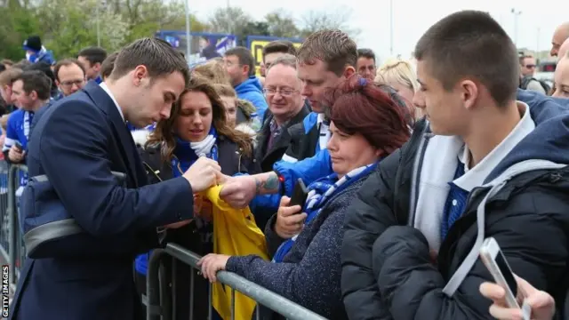 Everton v Man Utd (16:10 BST)