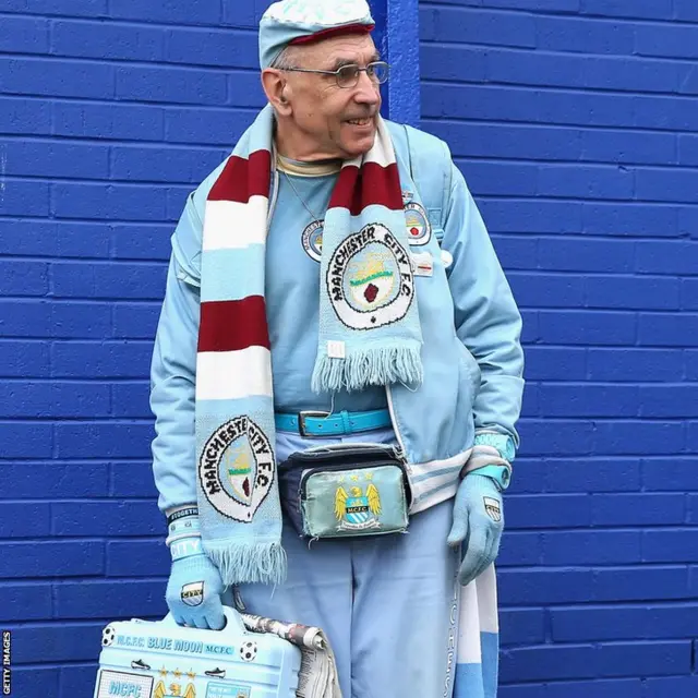 Man City v Aston Villa (19:45 BST)