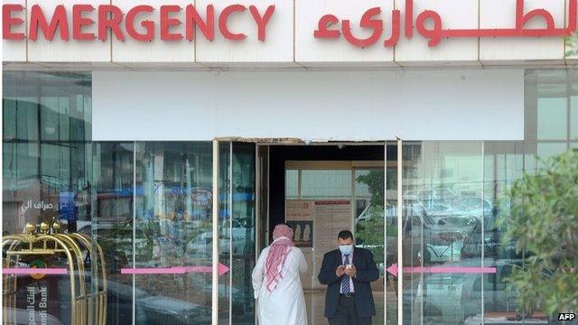 Man wearing face mask leaving hospital in Riyadh (27/04/14)