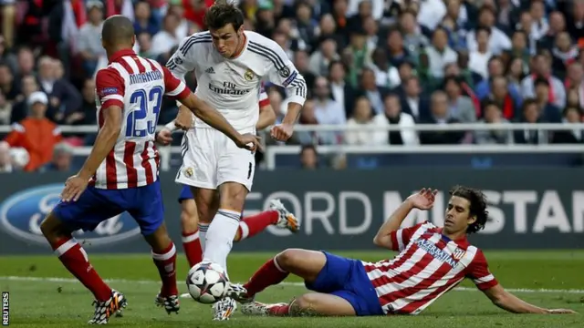 Gareth Bale misses a good chance for Real Madrid