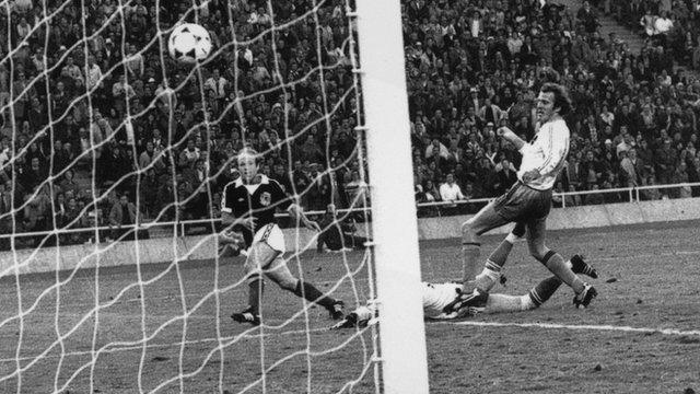 Archie Gemmill scores for Scotland against the Netherlands