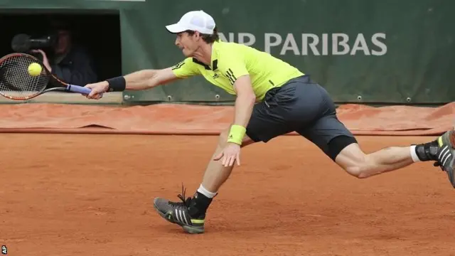 Andy Murray stretches