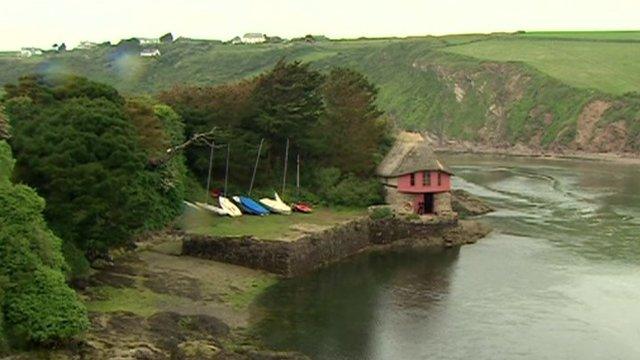 A boathouse in Bantham