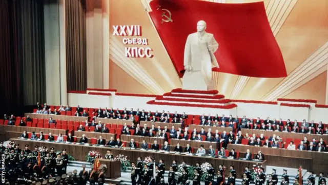 Bust of Lenin and Soviet flag