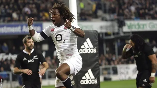 Marland Yarde celebrates his try