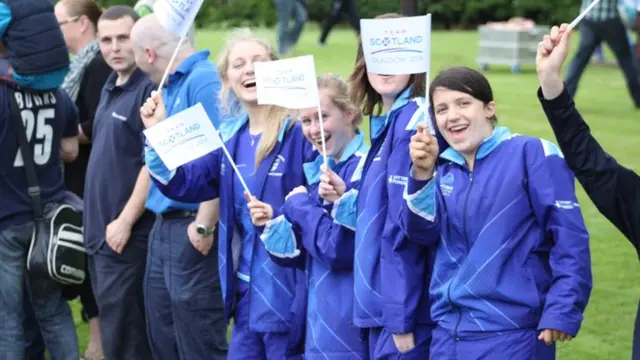 crowds gather in Edinburgh for Queen's baton