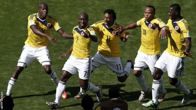 Pablo Armero celebrates