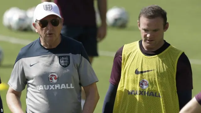 Roy Hodgson and Wayne Rooney