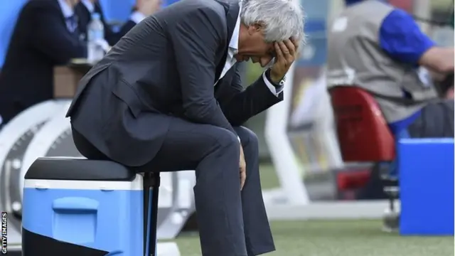 Algeria's Bosnian coach Vahid Halilhodzic gestures after his team lost 1-2