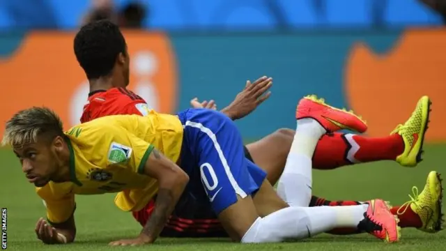 Neymar on the ground