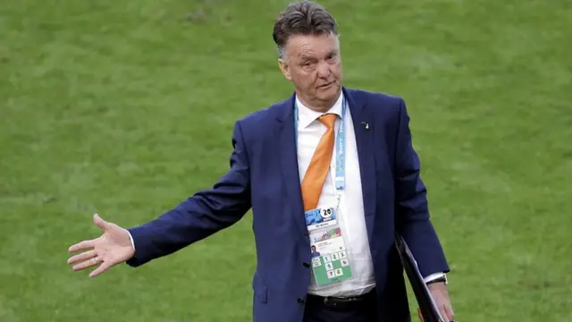 Netherlands manager Louis van Gaal on the touchline against Australia