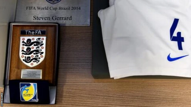 Steven Gerrard's shirt