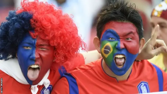 South Korean fans cheers