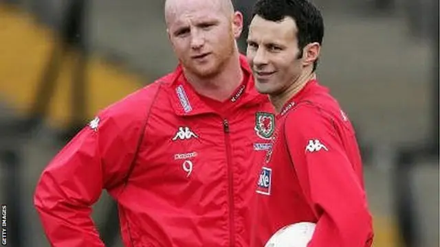 John Hartson (left) with Ryan Giggs