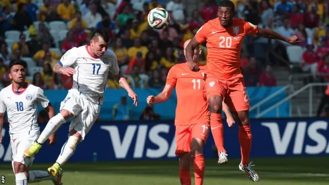 Georginio Wijnaldum of the Netherlands misses a chance against Chile