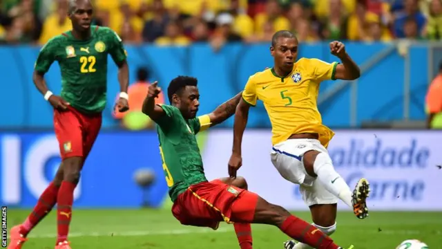 Fernandinho scores Brazil's fourth goal