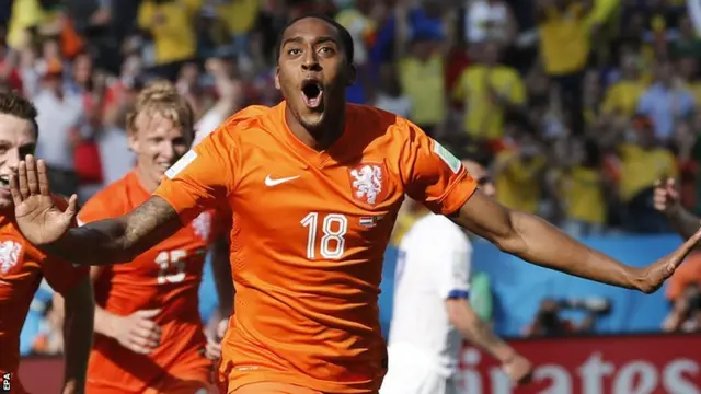 Leroy Fer scored in the Netherlands' 2-0 victory over Chile