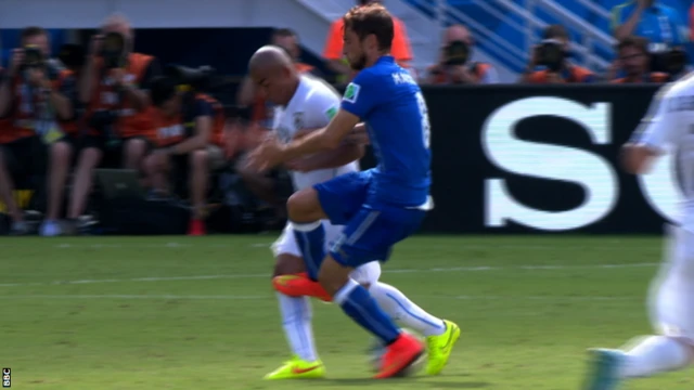 Claudio Marchisio's red-card tackle