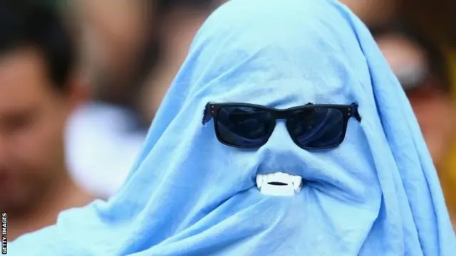 Uruguay fan