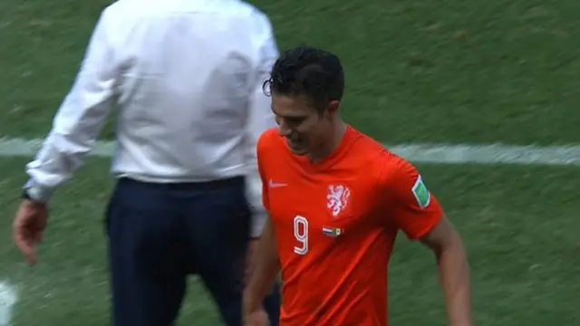 Robin van Persie comes off