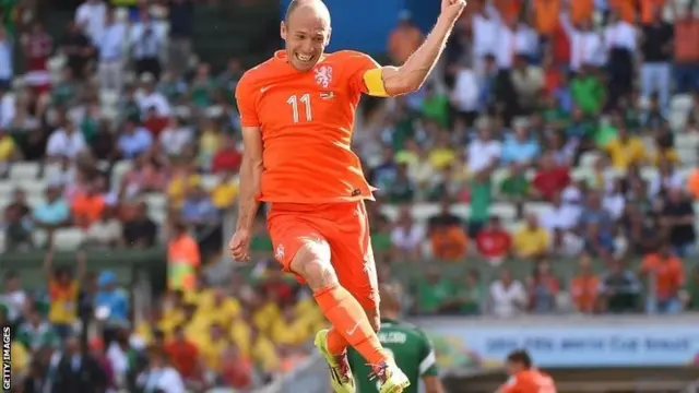 Arjen Robben celebrates