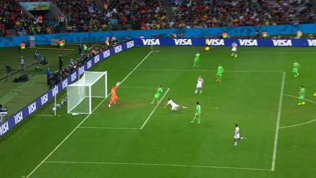 Algeria keeper saves