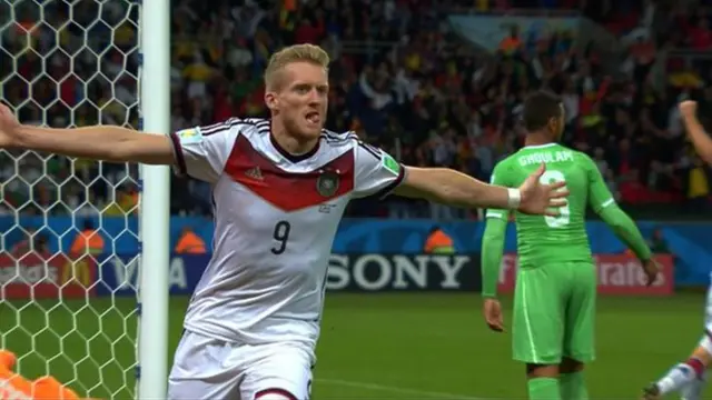 Andre Schurrle celebrates