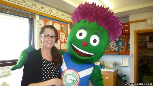 Nicola Leask with Commonwealth Games mascot Clyde