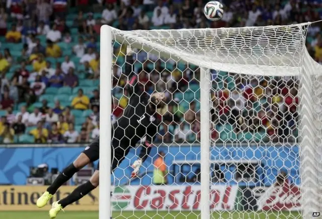 Tim Howard makes a save against Belgium