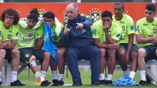 Luiz Felipe Scolari and his Brazil squad