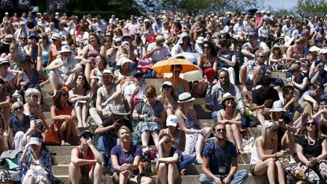 Spectators on Henman Hill