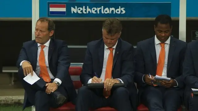 Louis van Gaal writing