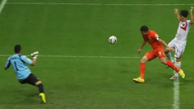 Robin van Persie misses