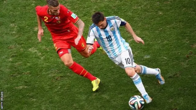 Lionel Messi (right) and Toby Alderweireld